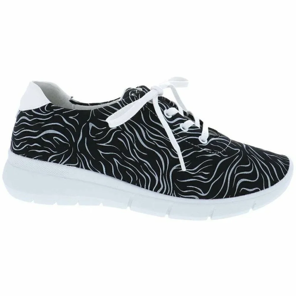 ARCOPEDICO Women’s L76 Lace-Up Sneakers in the Size 41/9.5-10 US in Black/White